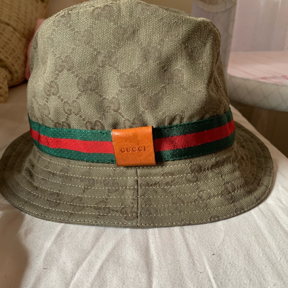 Gucci bucket hat